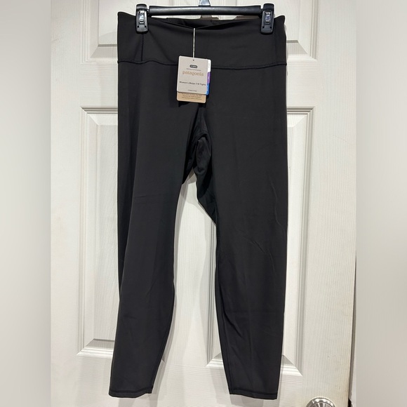Patagonia Pants - Patagonia Women's L Large Maipo 7/8 Leggings Black NWT New Center-back pocket